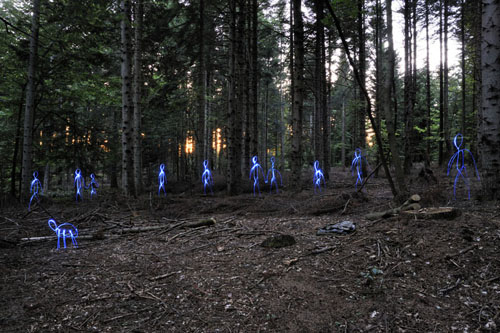 http://www.christopher-hibbert.com/web/light_painter_hibbert_2.jpg