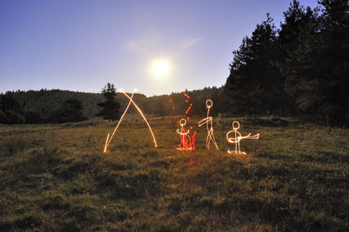 http://www.christopher-hibbert.com/web/light_painter_hibbert_3.jpg